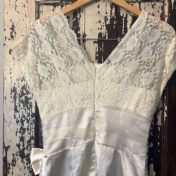 Vintage Bettie Page silky Lace wedding Bridal Rehearsal occasion dress. Size S. - Picture 5 of 13